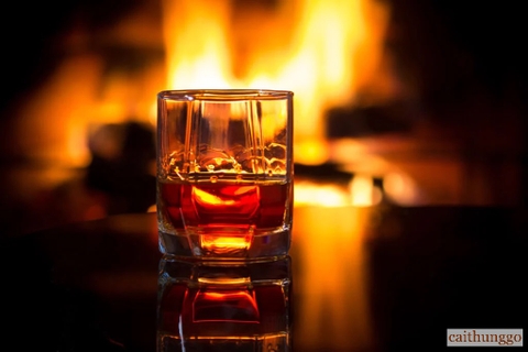 Top 10 Rượu Whisky Hương Vị Trái Cây & Hạt Phong Phú Cho Giáng Sinh