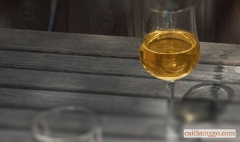 Những Dấu Hiệu Nhận Biết Rượu Vang Bị Hỏng