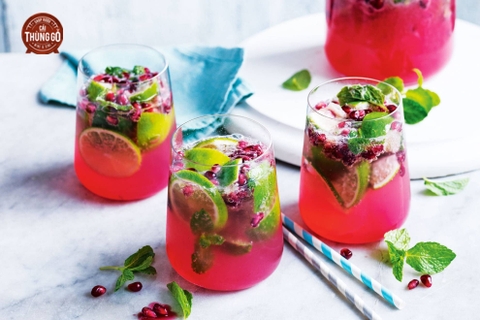 Say sưa với Pomegranate Gin Cocktail và tận hưởng sự tươi mát.