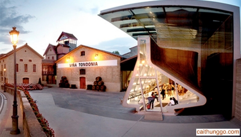 Bodega R. López de Heredia, Tây Ban Nha, được thiết kế bởi Zaha Hadid