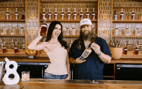 Kendall Jenner và Chris Stapleton Hợp Tác Ra Mắt Công Thức Cocktail Mới Nhân Ngày Tequila