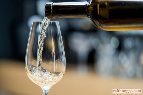 Một Số Quán Bar ở Paris Bị Tố Bán Rượu Rẻ, Tính Giá Cao