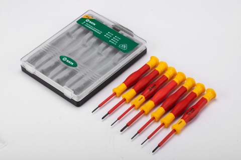 Bộ Tua Vít Đầu Dẹp Và Bake 7 Chi Tiết Cách Điện 1000V VDE Thép Cr-V SATA 09318