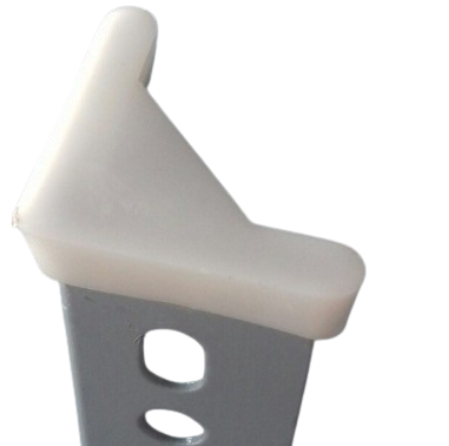 Chân Nhựa Lót Kệ Sắt V Lỗ Đa Năng V3X3