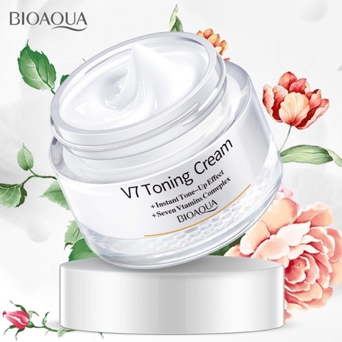 Kem dưỡng da  V7 Toning Light