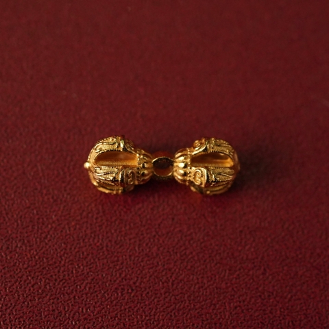 Charm chuỳ kim cang bạc mạ vàng