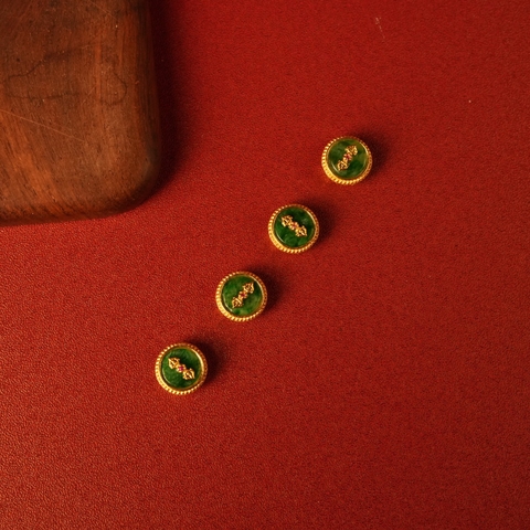 Charm ngọc jadeite bọc bạc mạ vàng hoạ tiết chuỳ kim cang