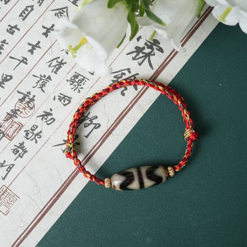 Vòng Dzi nanh cọp
