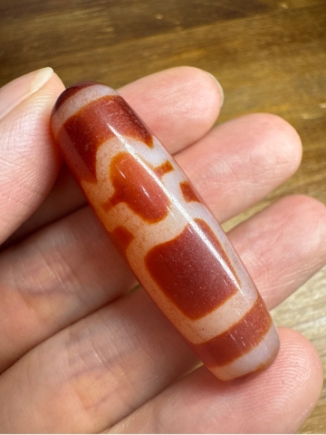 Dzi thần tài huyết dài