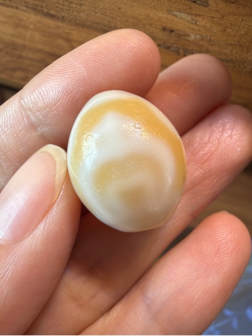 Ball dzi bảo bình thân ngọc( chu dzi vàng)