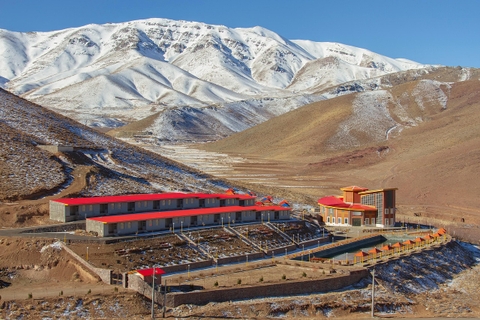 Trải Nghiệm Độc Đáo Ốc Đảo Garmeh Xanh Mát & Sa Mạc Dasht-e Kavir Hoang Sơ