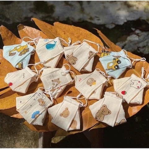 Khẩu trang Ulachois vải xô muslin organic 3 lớp kháng khuẩn cho bé