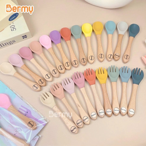 Thìa ăn dặm silicone cán gỗ Bermy (dài 14cm, màu ngẫu nhiên)