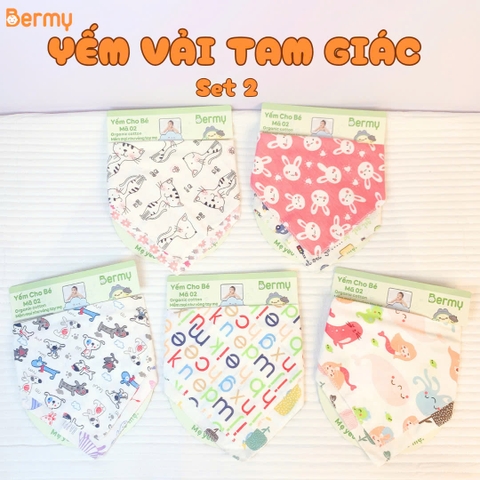 Set 3 yếm tam giác vải Bermy (họa tiết ngẫu nhiên)
