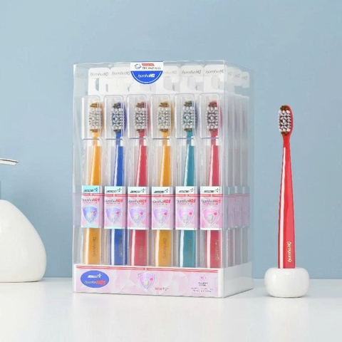 Bàn chải đánh răng nhập khẩu Hàn Quốc Kumho HQ9  (màu ngẫu nhiên)