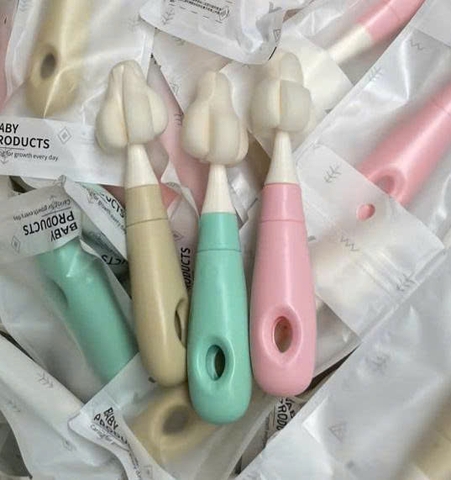 Cọ núm dạng mút Baby Royalties