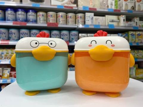 Hộp đựng sữa con gà 500ml (màu ngẫu nhiên)