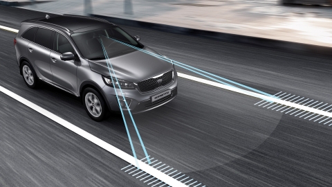 🛣️ Tính Năng Giữ Làn Đường (Lane Keeping Assist) Có Thực Sự Hiệu Quả Trên Đường Việt Nam? Phân Tích Chuyên Sâu