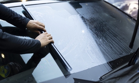 🚗 Luật Dán Phim Cách Nhiệt Ô Tô Toàn Cầu: Bí Quyết Đảm Bảo An Toàn &amp; Tránh Bị Phạt!
