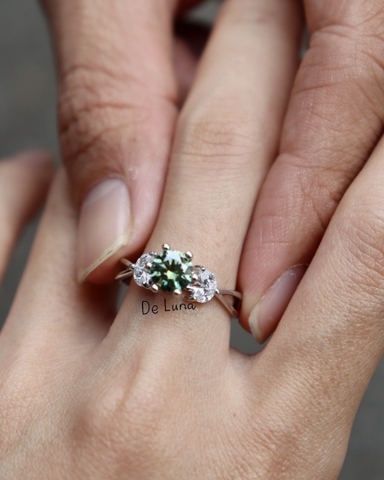 Nhẫn Sen Moissanite Xanh De Luna