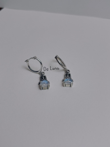 Bông Tai Treo Castle Moonstone