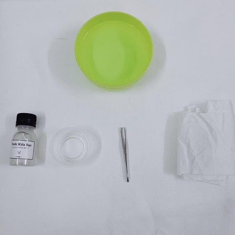 Nước Rửa Làm Sáng Bạc De Luna