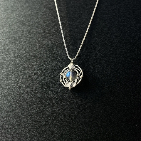 Dây Chuyền Lồng Hoa De Luna