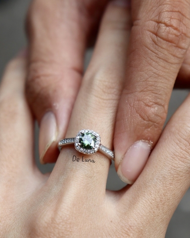 Nhẫn Osis Moissanite Xanh full KĐ GRA De Luna