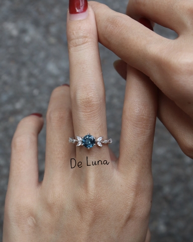 Nhẫn Poseidon Đá Topaz London