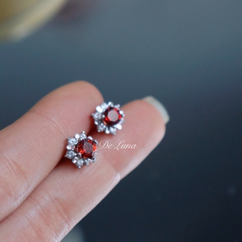 Bông Tai Đá Garnet Cách Điệu Chuôi Đẩy De Luna