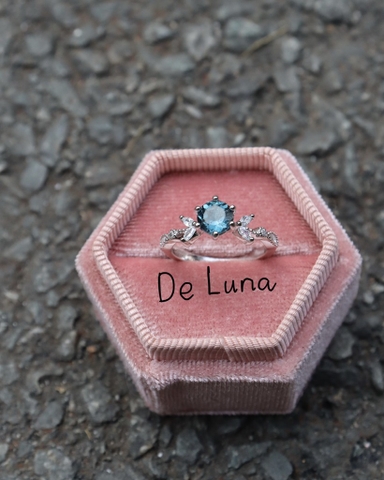 Nhẫn Poseidon Đá Topaz London