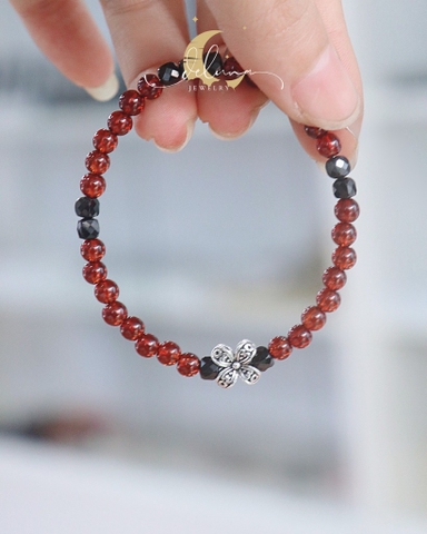 Vòng Tay Tulip Đá Garnet De Luna