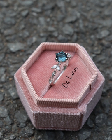 Nhẫn Poseidon Đá Topaz London