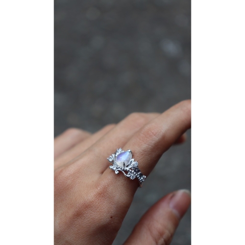 Nhẫn Vương Miện Đá Moonstone De Luna Jewelry