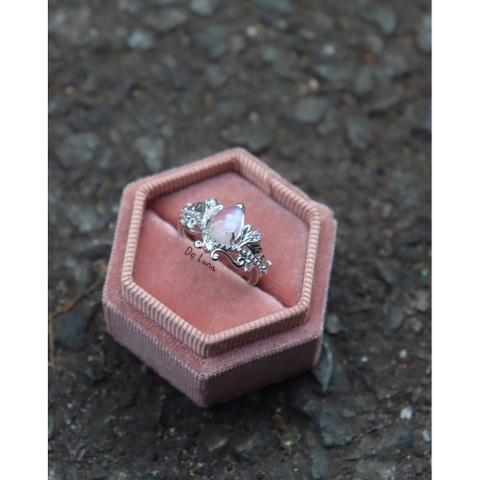 Nhẫn Vương Miện Đá Moonstone De Luna Jewelry