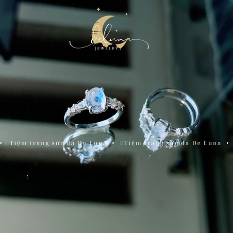 Nhẫn Moonstone Cắt Giác Viền Đá De Luna