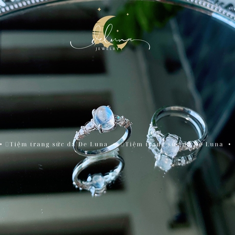 Nhẫn Moonstone Cắt Giác Viền Đá De Luna