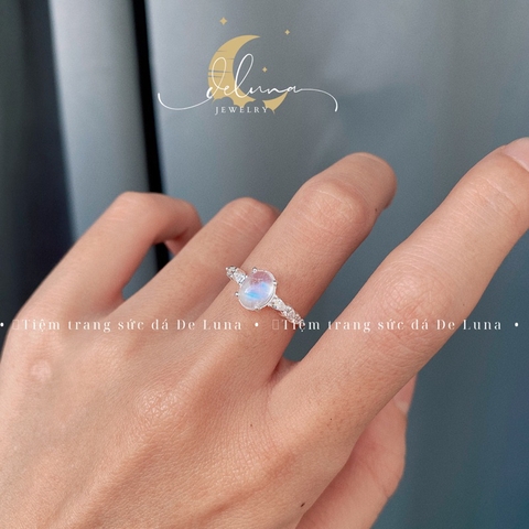 Nhẫn Moonstone Cắt Giác Viền Đá De Luna