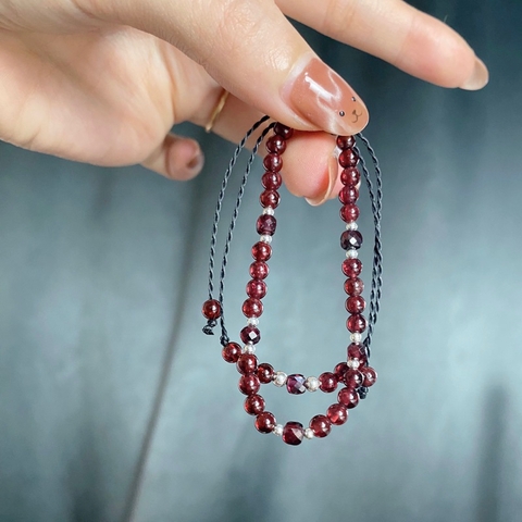 Vòng Tay Sáp Garnet Tròn 4mm VTSG24A De Luna