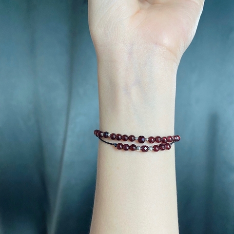 Vòng Tay Sáp Garnet Tròn 4mm VTSG24A De Luna