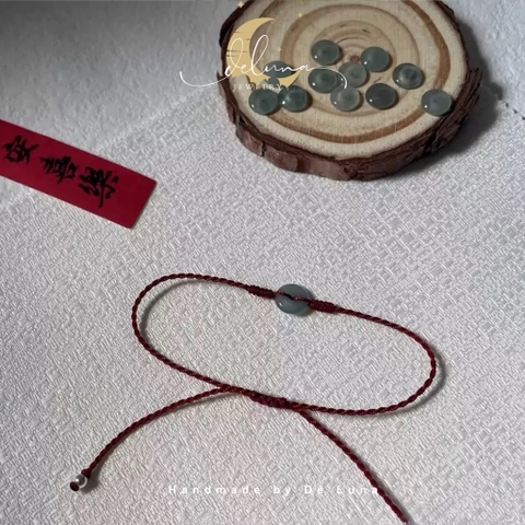 Vòng Tay Chỉ Đỏ Điếu Lam Ngọc May Mắn