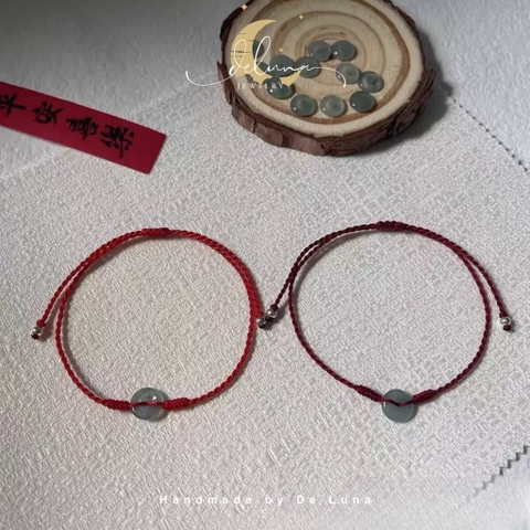 Vòng Tay Chỉ Đỏ Điếu Lam Ngọc May Mắn