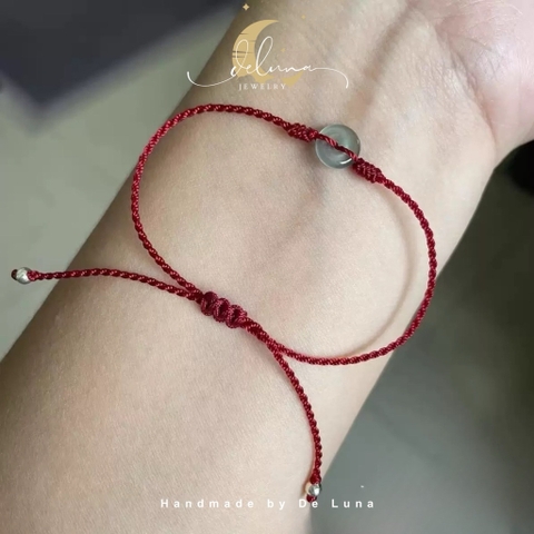 Vòng Tay Chỉ Đỏ Điếu Lam Ngọc May Mắn