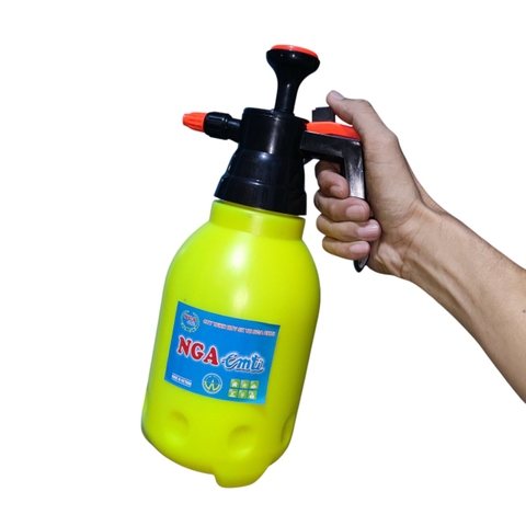 Bình tưới dạng nén áp, có cần khóa tự phun. Bình 2 lít nhiều màu ngẫu nhiên