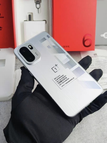 Điện thoại OnePlus Ace 6 Snapdragon 8 Elite