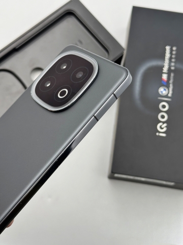 Điện thoại iQOO 13 cũ