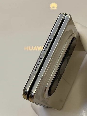 Huawei Pura X Max (12GB - 256GB) - Chip Kirin 9030 Pro
