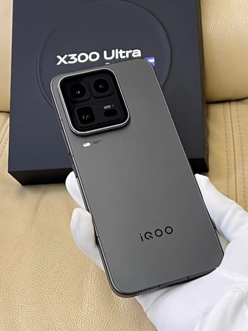 Điện thoại Vivo iQOO 15 Ultra Có quạt tản nhiệt