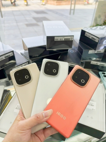 Điện thoại Vivo iQOO Z10 Turbo 5G new seal (Dimensity 8400 - Pin 7620mah)