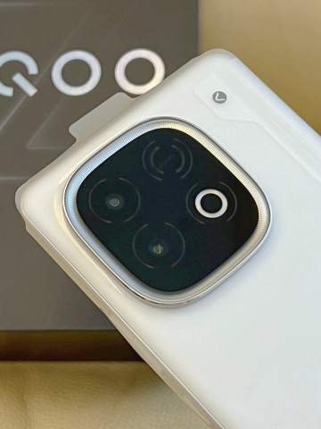 Điện thoại Vivo iQOO Z10 Turbo Pro 5G new seal (Snapdragon 8s Gen 4 - Pin 7000mah)